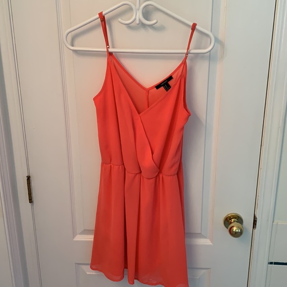 FOREVER 21 Pink chiffon V-neck dress and Vneck back - Picture 3 of 3